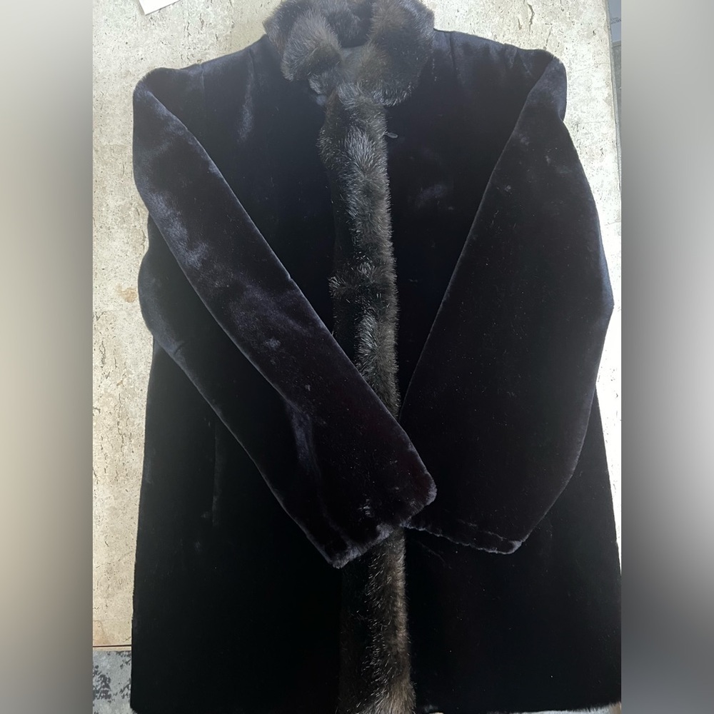Hillmoor 1970’s Vintage Fur Trim/Faux Fur/Leather Beautifully Made Womens Jacket